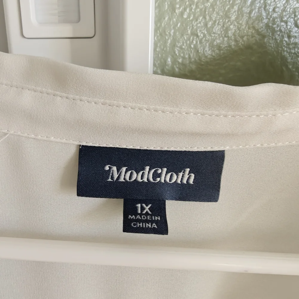 Modcloth Cream Ruffled Flutter Sleeve Blouse - Picture 2 of 7
